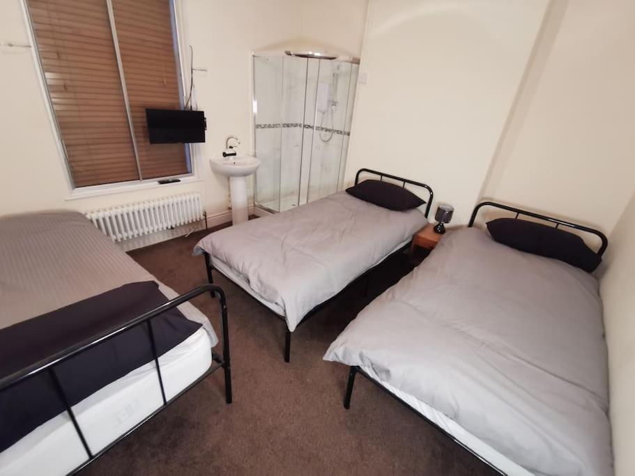Casa de férias Old Trafford City Centre Events 4 Bedrooms 6 Sleeps 3 - 8 Manchester
